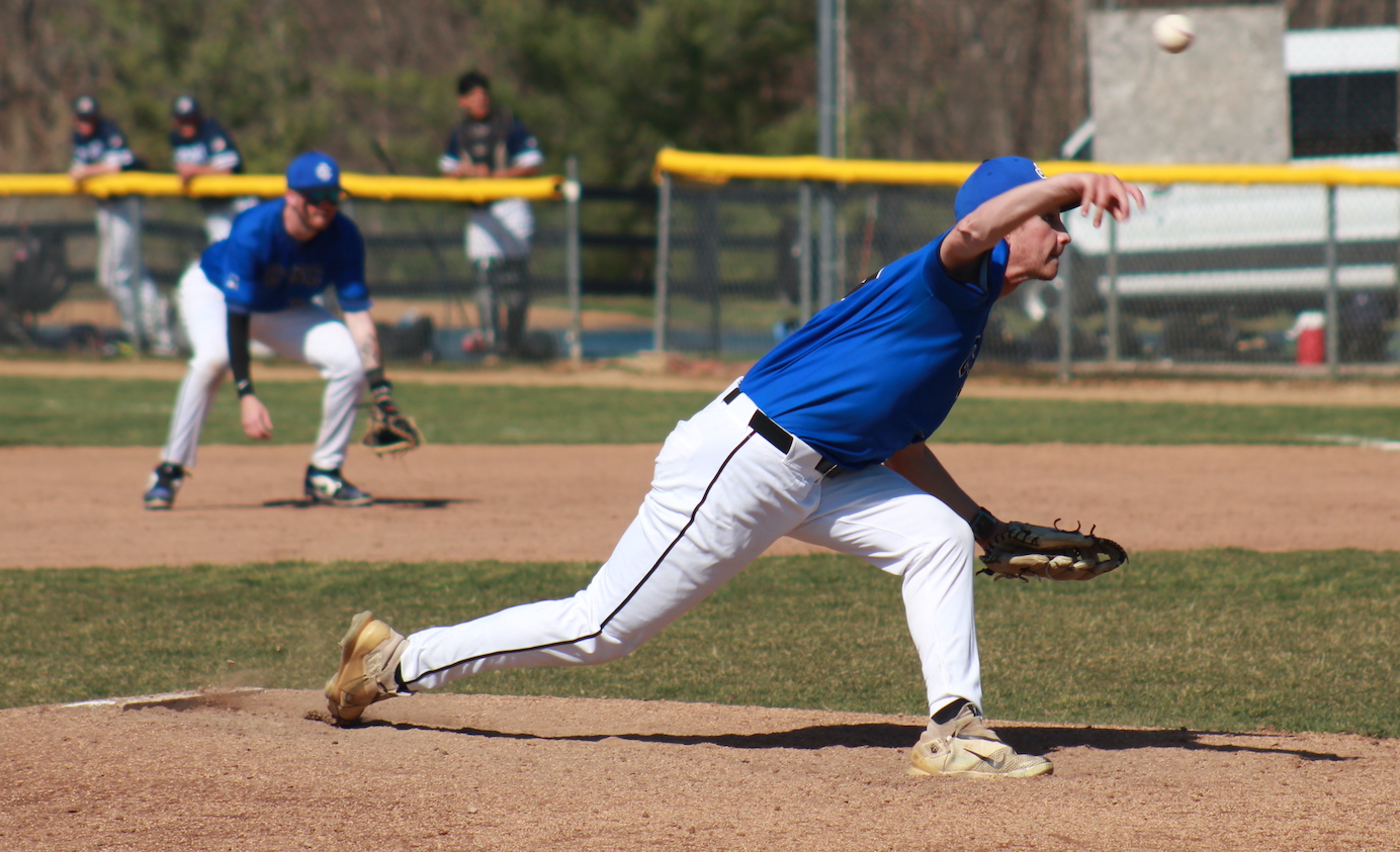 Wildcats, Graceland Split Pair of High-scoring Games