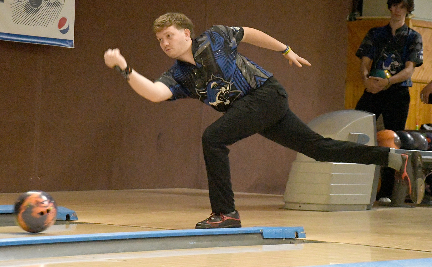 Men's Bowling Competes at 56th Annual Hoosier Classic