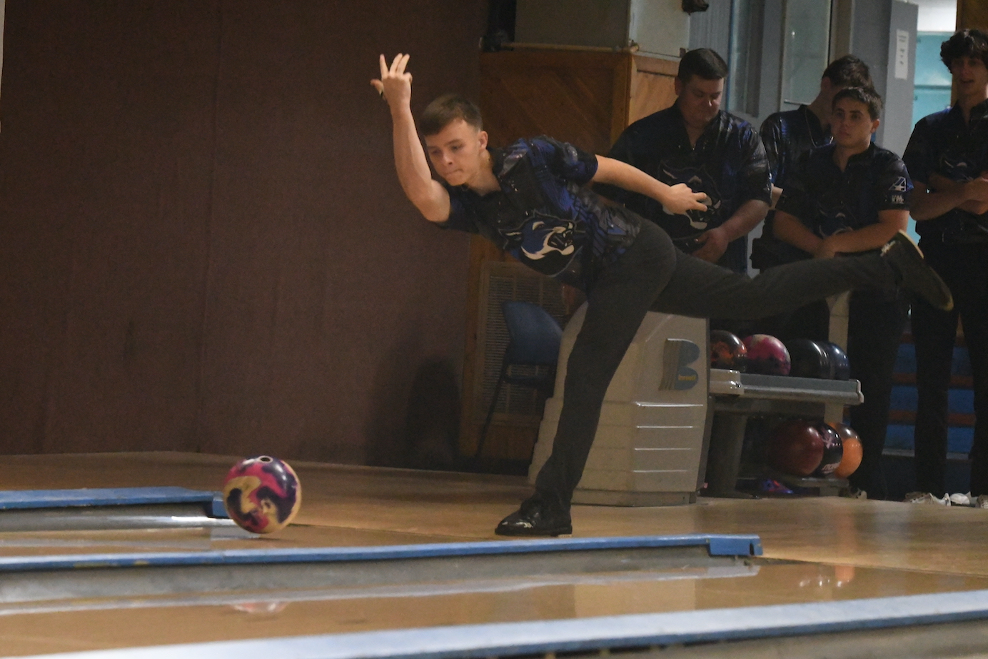 Men's Bowling Place Three in Top 36 at Jayhawk Challenge