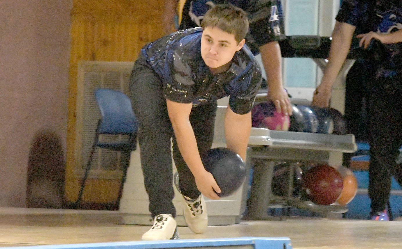 Men's Bowling Ends First Semester at Cougar Clash
