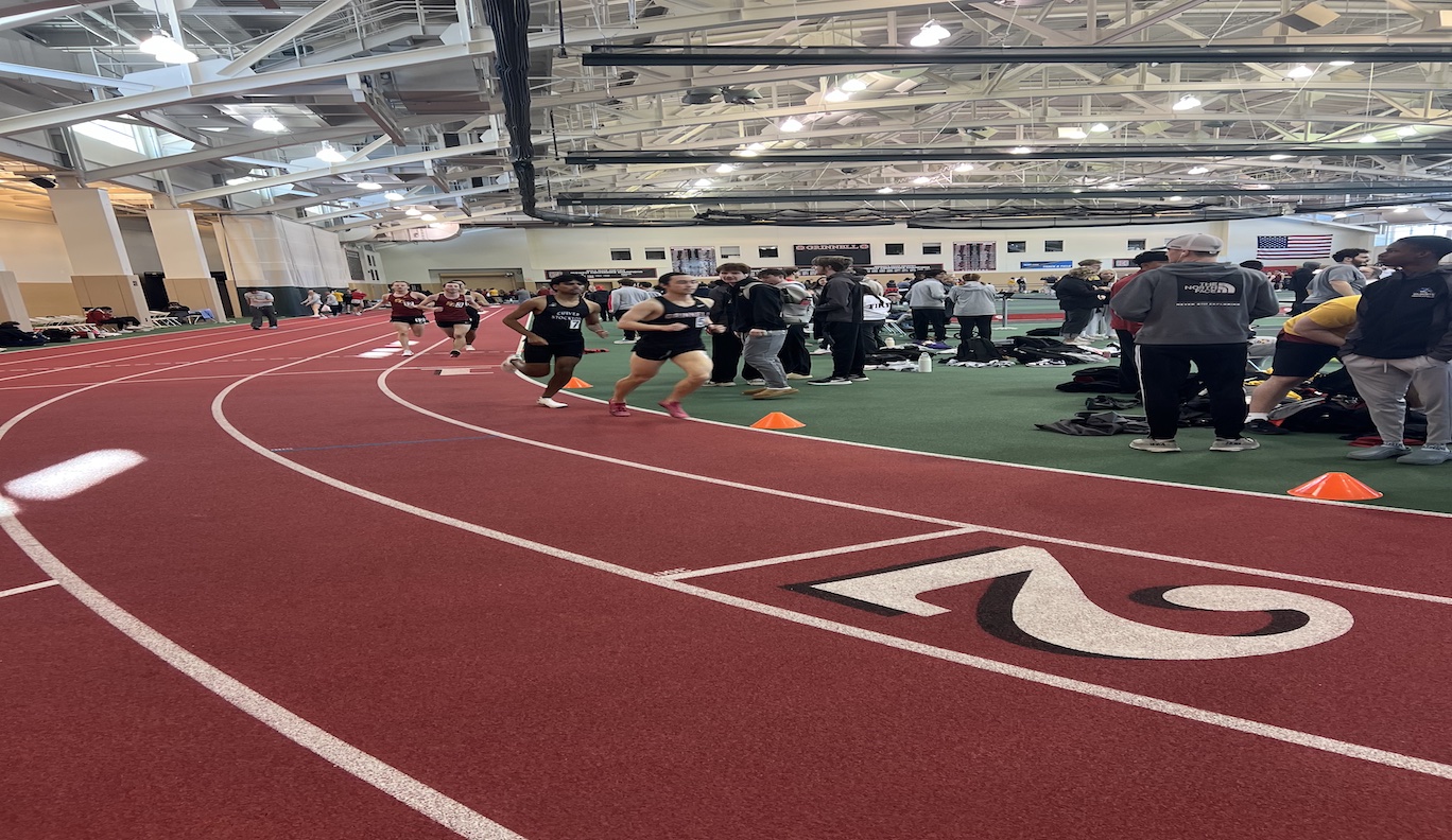 Men's Track Sets Nine Personal Highs at Grinnell