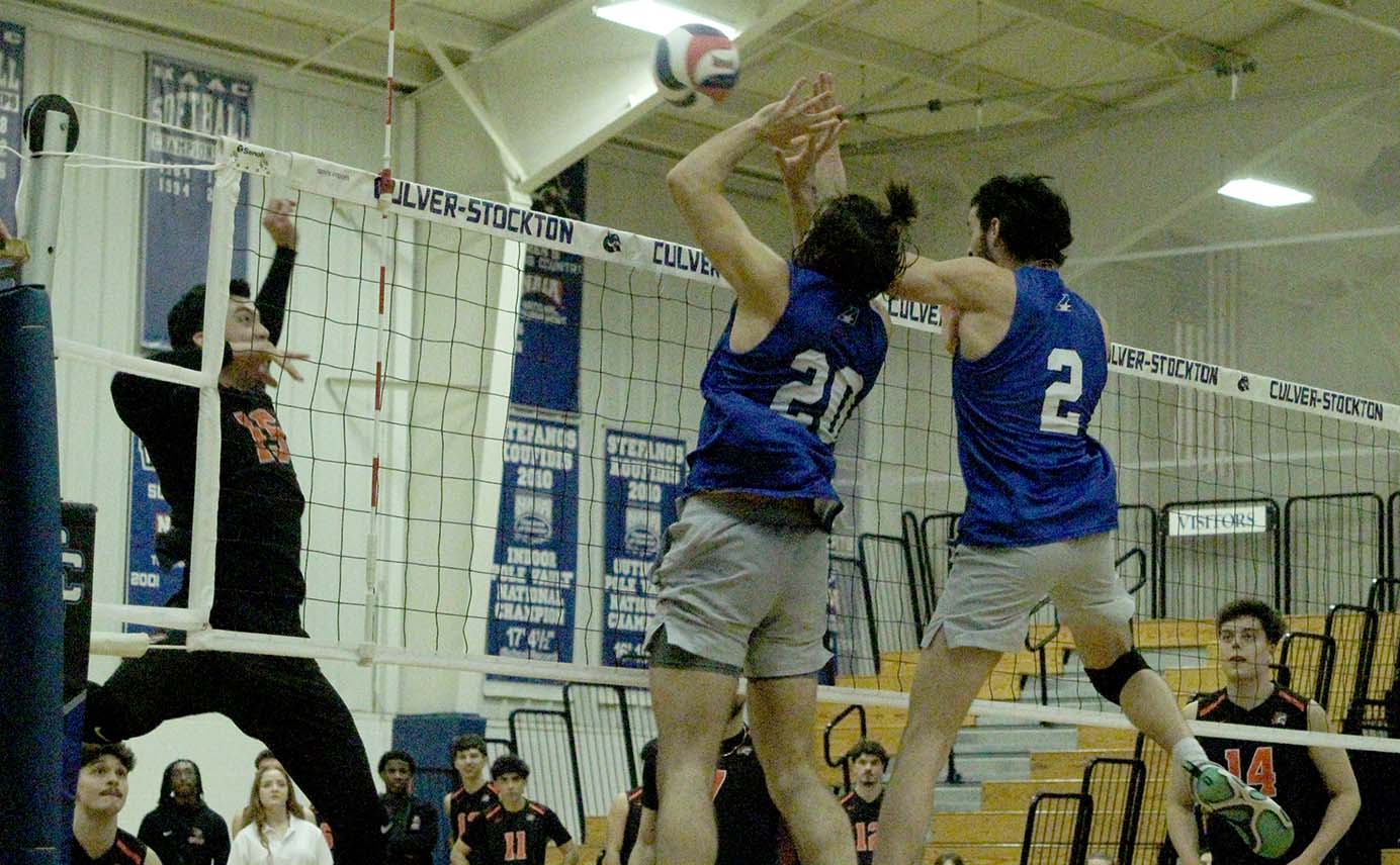 Wildcats Lose to Kansas Wesleyan in Four Sets