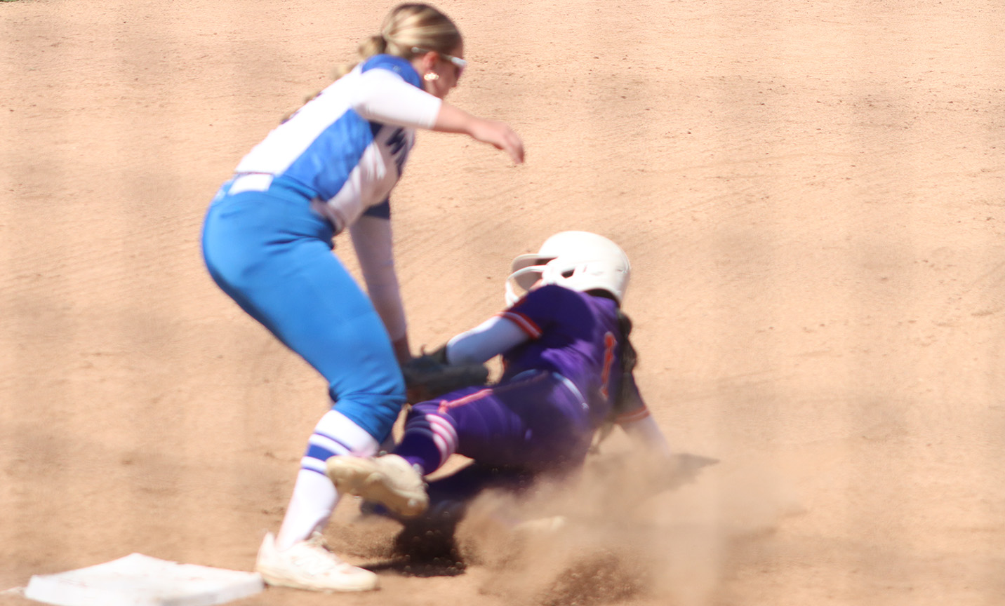 Softball Snaps Six-Game Losing Skid with Sweep over Missouri Valley