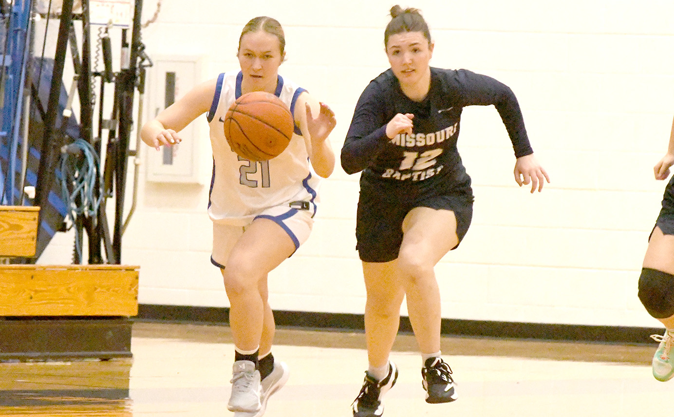 Wildcats Outscore Baker 26-8 in Fourth Quarter to Roll to Sixth Straight Victory