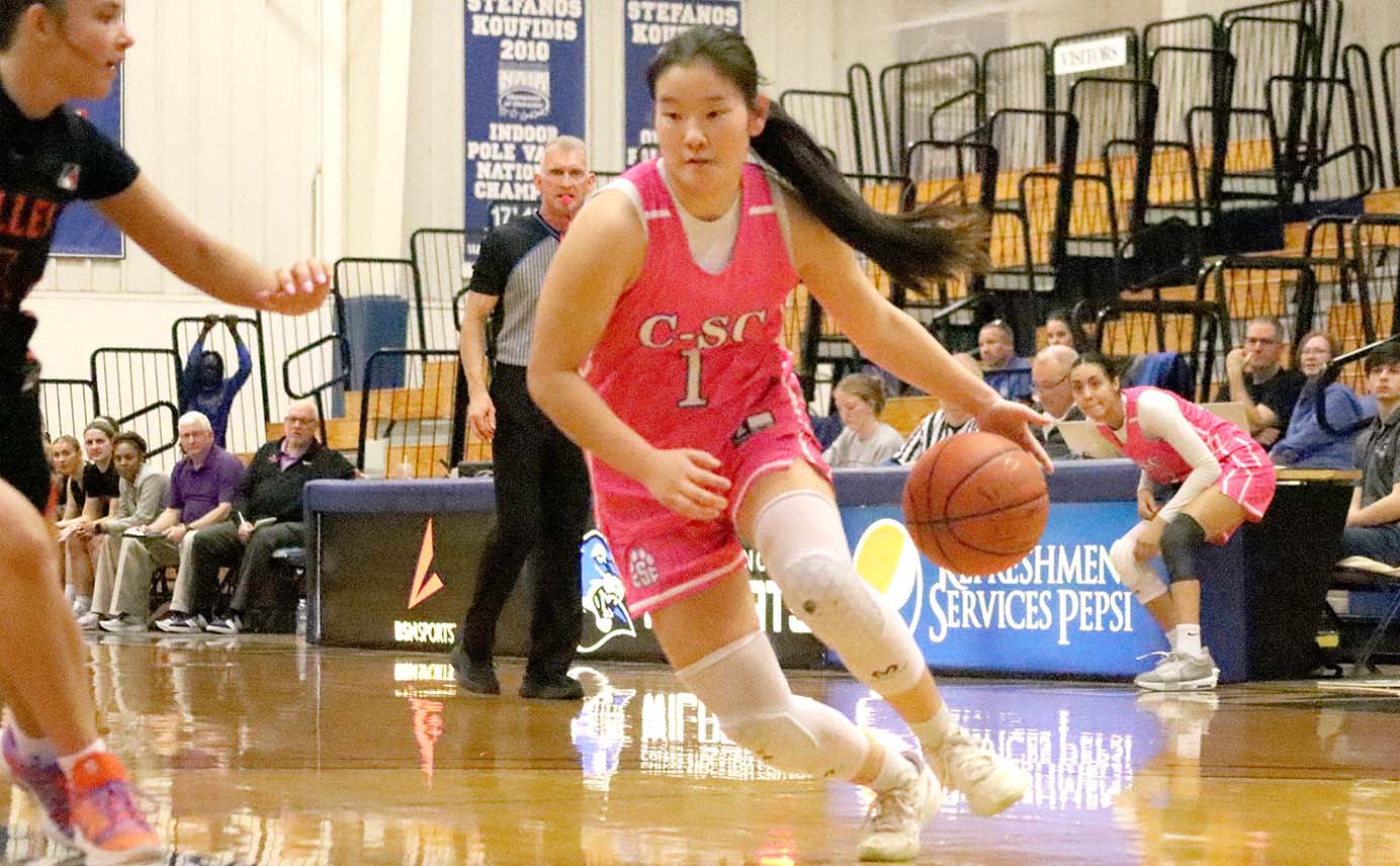 Third Quarter Blitz Lifts Wildcats Past Missouri Valley