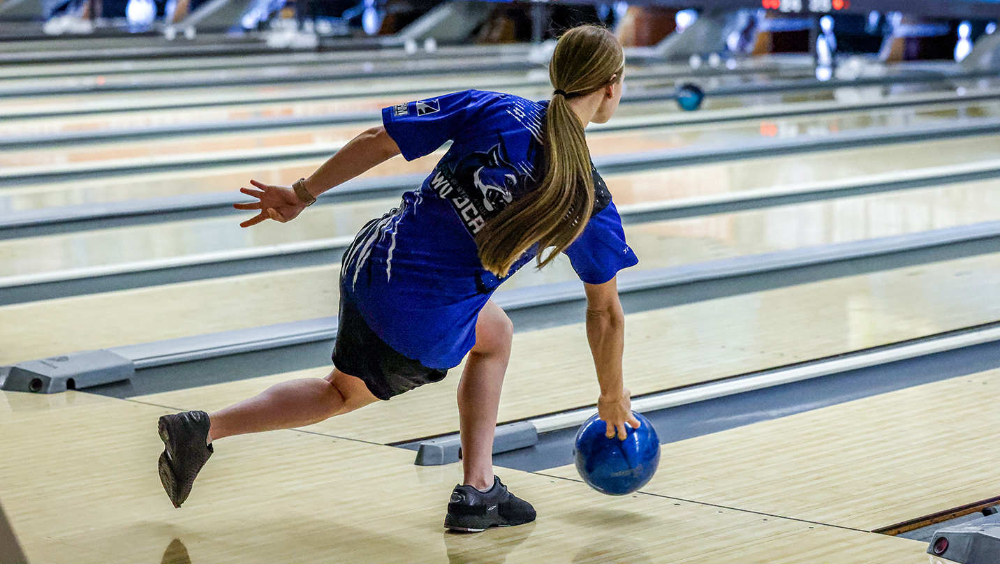 Women's Bowling Fall into Consolation Bracket after Close Loss in First Round