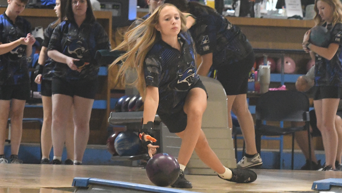 Women's Bowling Records Top 10 Finish at Leatherneck Classic