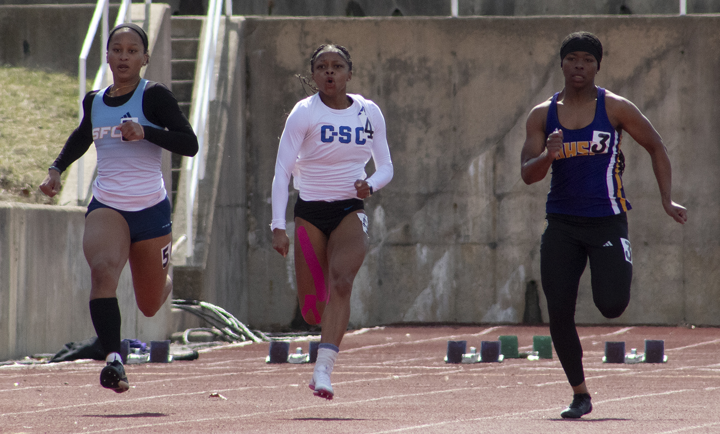 Women's Track Wins Own Wildcat Relays To Begin Outdoor Campaign