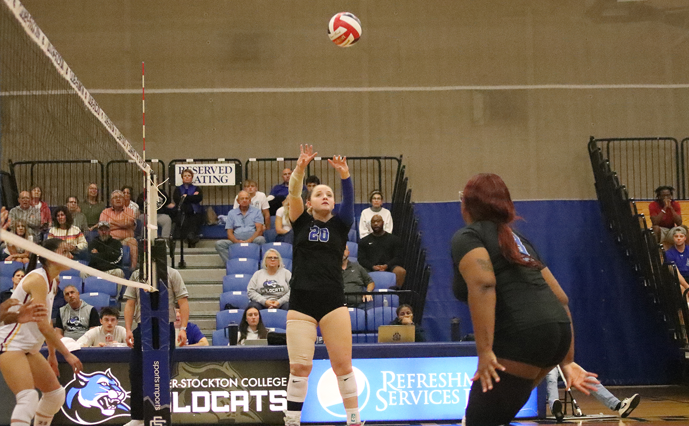 Women's Volleyball Swept by Park in Home Match