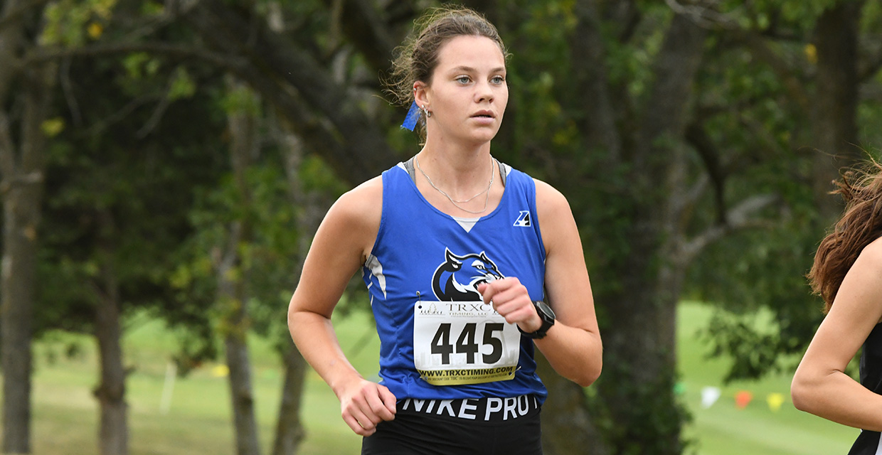 Women's Cross Country Places Sixth at Luther All-America Invitational